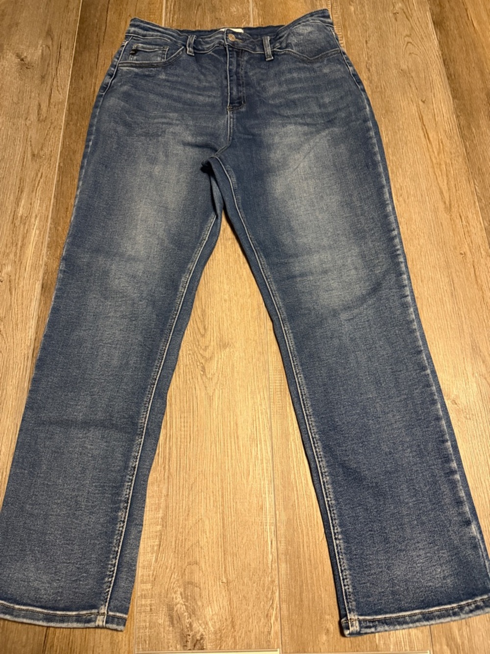 KanCan Classic Women's Blue Straight-Leg Jeans